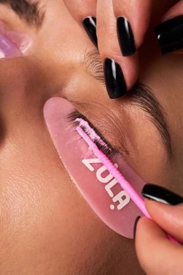 ZOLA x Romashka – Pudră de fixare pentru laminarea genelor Pink LamiSculpt, 10 g